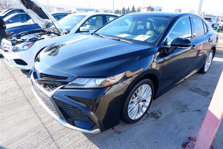 Сколько стоит toyota camry 2020 году