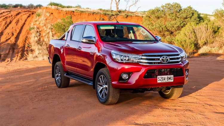 Разница в ценах на Toyota Hilux в разных автосалонах Москвы