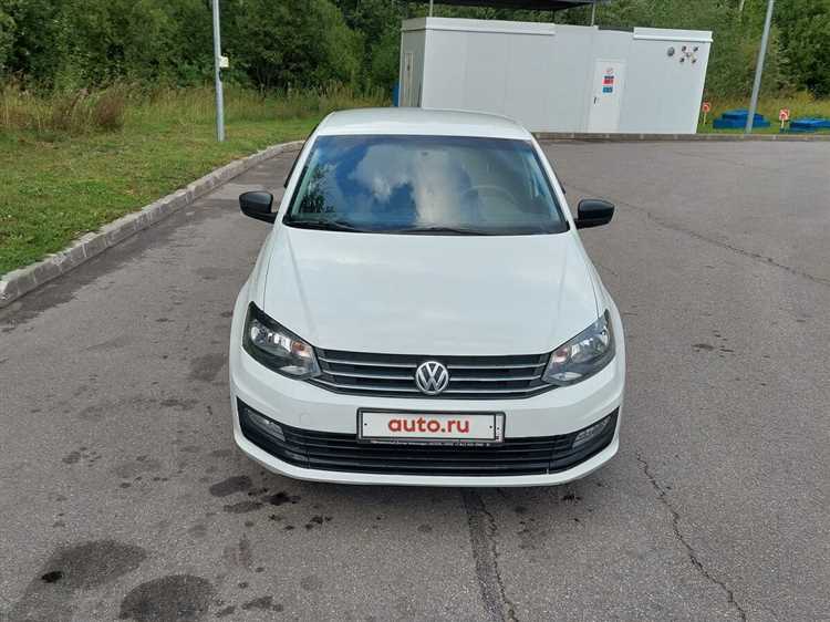 Где выгоднее купить Volkswagen Polo в Санкт-Петербурге в 2025 году