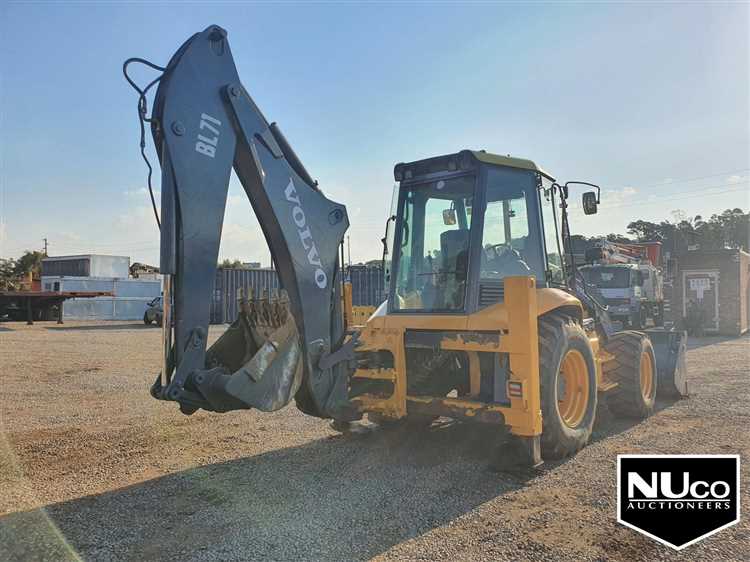 Цена на поддержанные экскаваторы-погрузчики Volvo BL71B: что учитывать при покупке