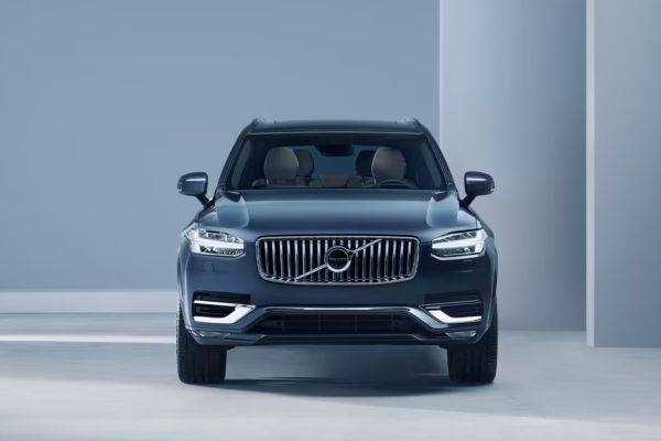 Особенности покупки Volvo XC90 в дилерских центрах и у частных продавцов