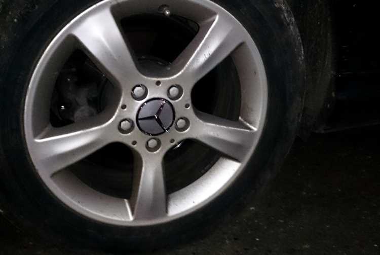 Сколько стоят колпачки от mercedes