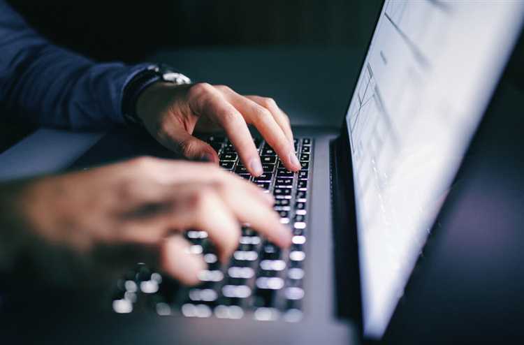 Обработка запросов и работа с базой данных в приложении Битрикс