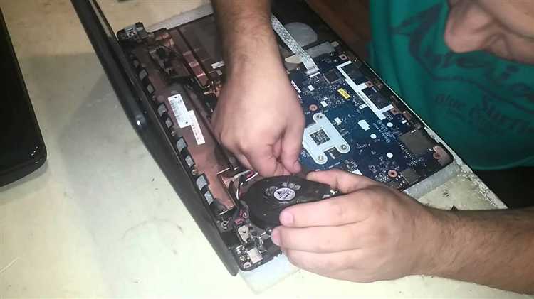 Подготовка инструментов и рабочего места для разборки нетбука ICQ