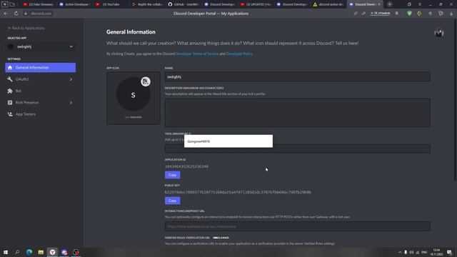 Как отображать и скрывать значки в профиле Discord